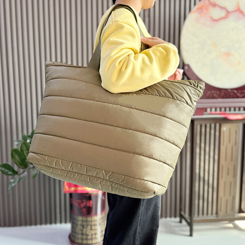 Down jacket racket storage bag